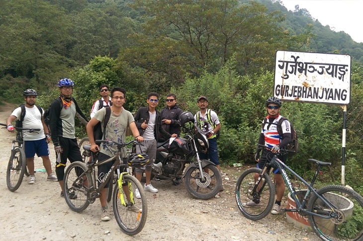 Group picture after we reached to Gurje Bhanjyang